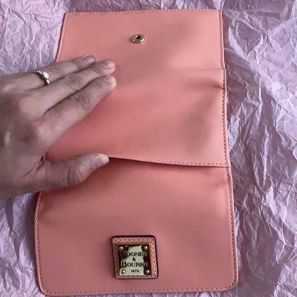 Light pink coral peachy dooney and Bourke wallet - Picture 4 of 4